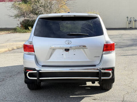 2012 Toyota Highlander SE