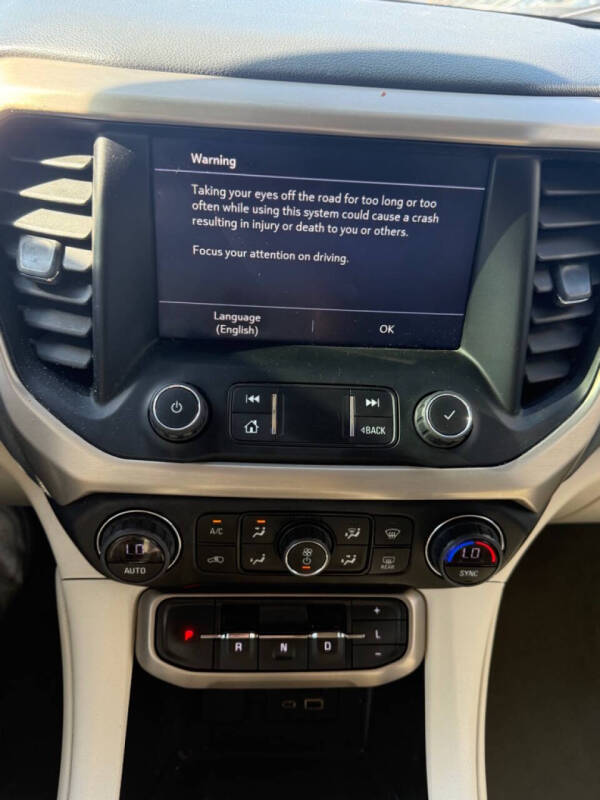 2022 GMC Acadia Denali