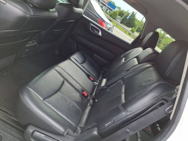 2019 Nissan Pathfinder SL