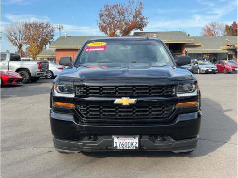2018 Chevrolet Silverado 1500 for sale at Carros Usados Fresno in Clovis CA