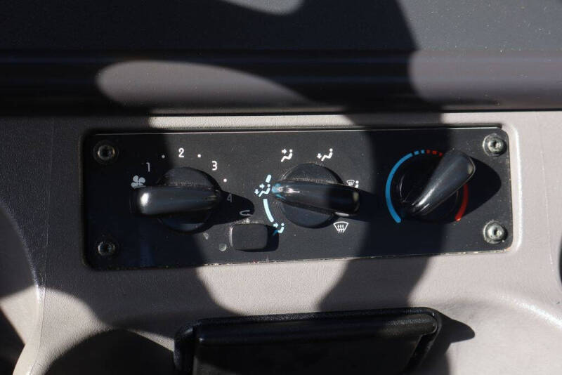 2019 Freightliner M2 106