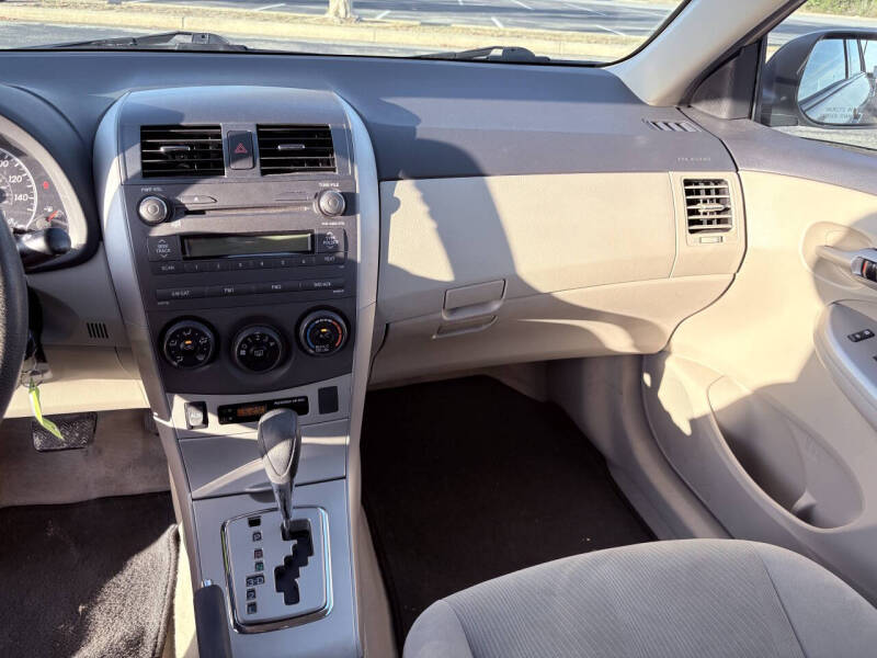 2011 Toyota Corolla LE