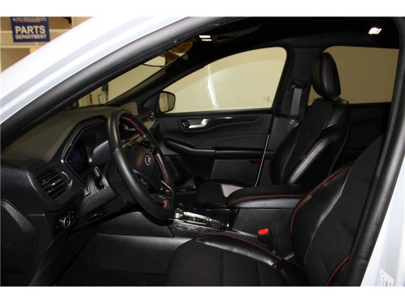 2025 Ford Escape ST-Line Select