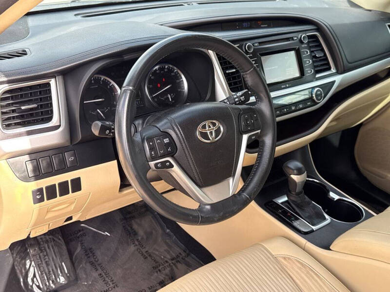 2014 Toyota Highlander LE Plus