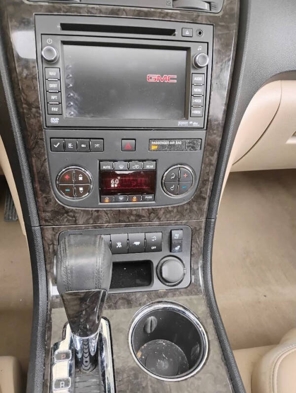 2011 GMC Acadia Denali