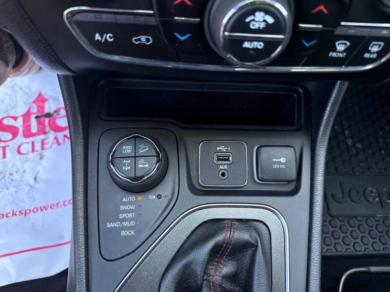 2022 Jeep Cherokee Trailhawk