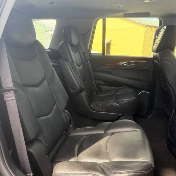2017 Cadillac Escalade Luxury
