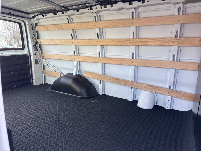 2024 GMC Savana 2500