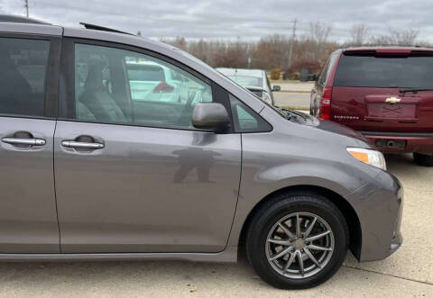 2019 Toyota Sienna XLE 8-Passenger