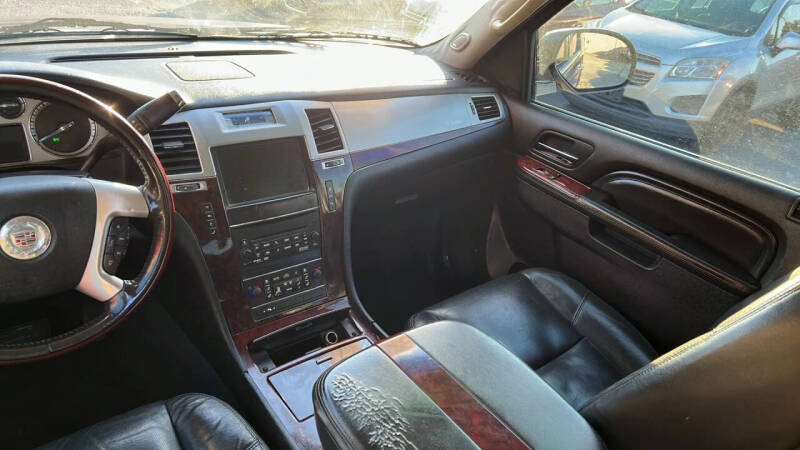 2011 Cadillac Escalade Luxury