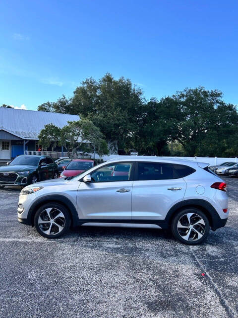 2017 Hyundai TUCSON for sale at GRACELAND AUTO LLC in Thonotosassa, FL