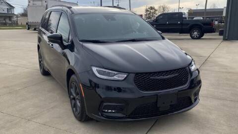 2021 Chrysler Pacifica for sale at Crowe Auto Group in Kewanee IL