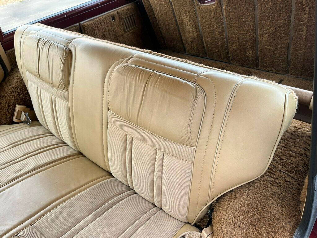 1981 Jeep Wagoneer 37