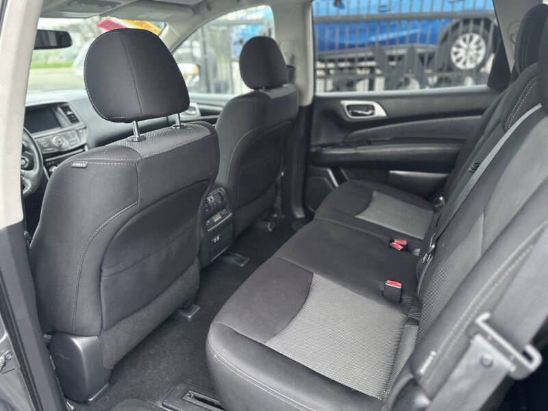 2020 Nissan Pathfinder SV