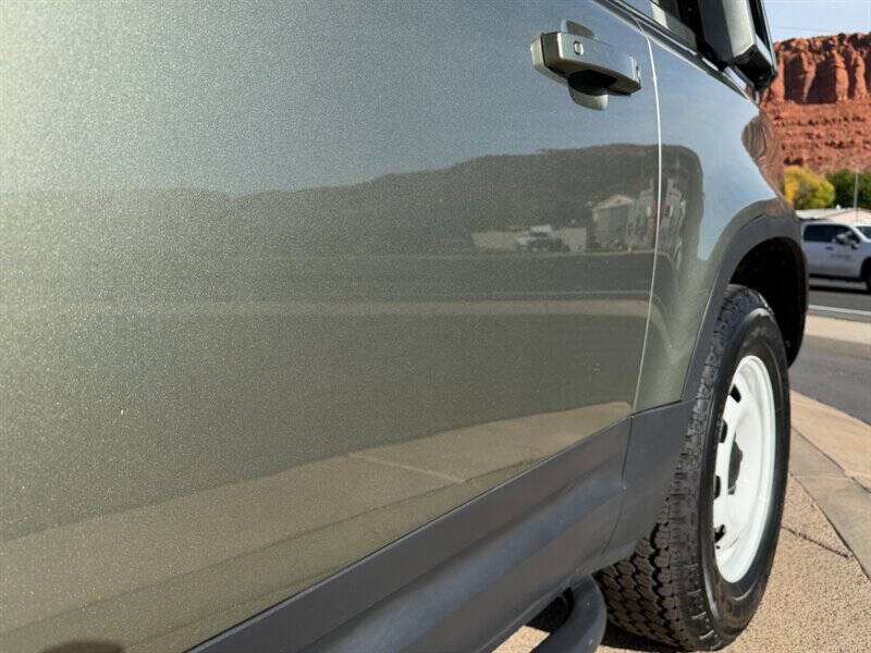 2022 Land Rover Defender 90 Standard