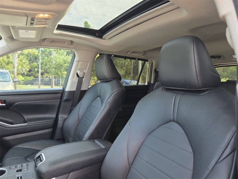 2024 Toyota Highlander XLE