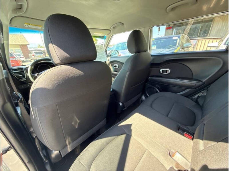 2016 Kia Soul +