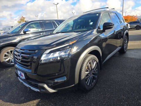 2024 Nissan Pathfinder SL