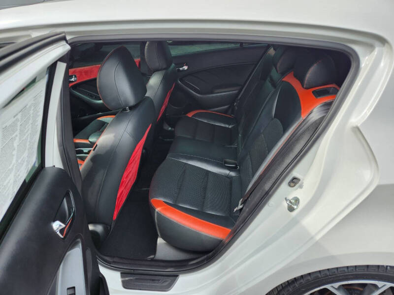 2017 Kia Forte5 SX