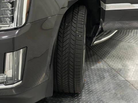 2016 Cadillac Escalade Luxury Collection