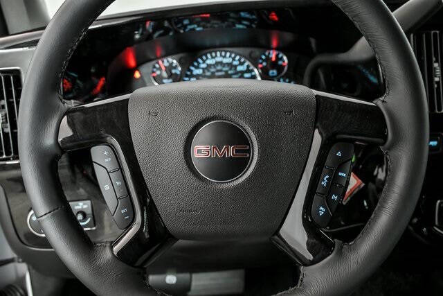 2025 GMC Savana 2500