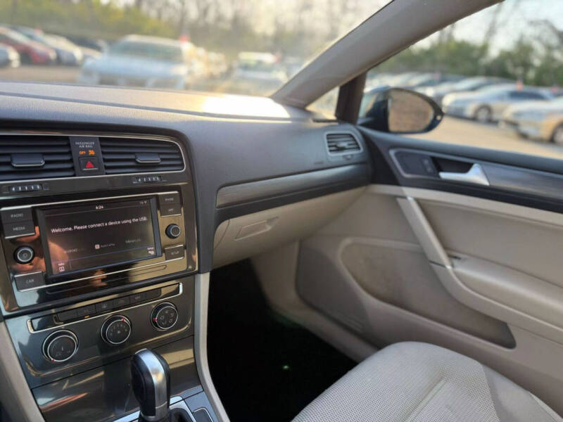 2018 Volkswagen Golf SportWagen