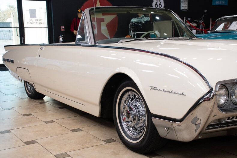 1962 Ford Thunderbird