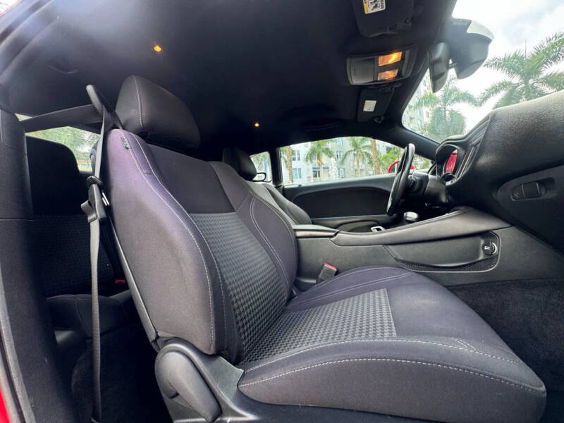 2015 Dodge Challenger SXT