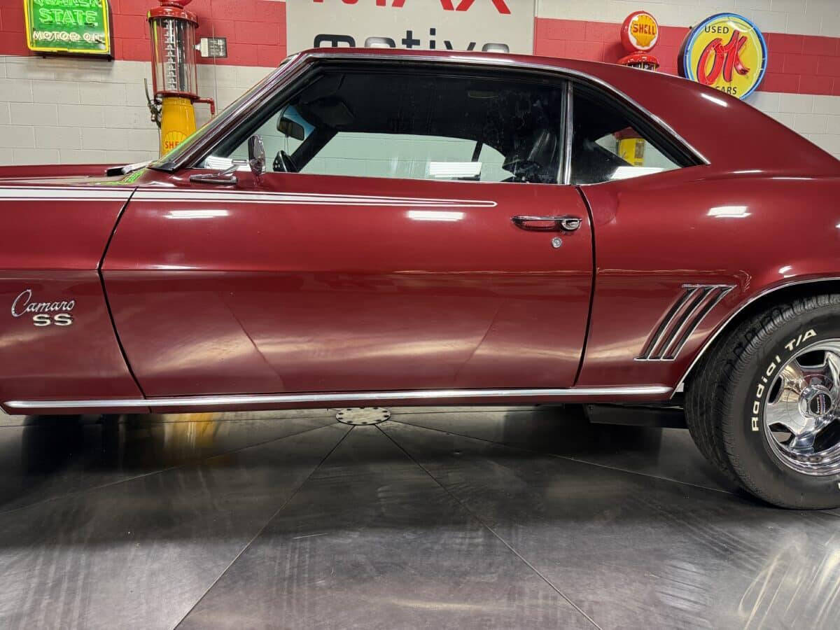1969 Chevrolet Camaro 25