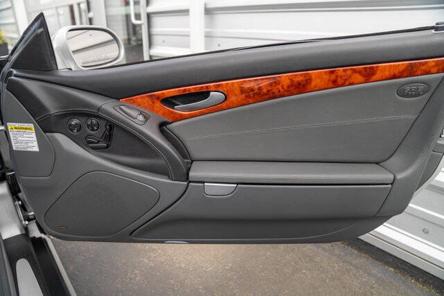 2003 Mercedes-Benz SL-Class 39