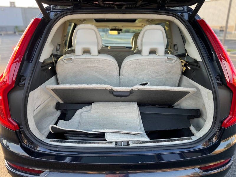 2016 Volvo XC90 T6 Momentum