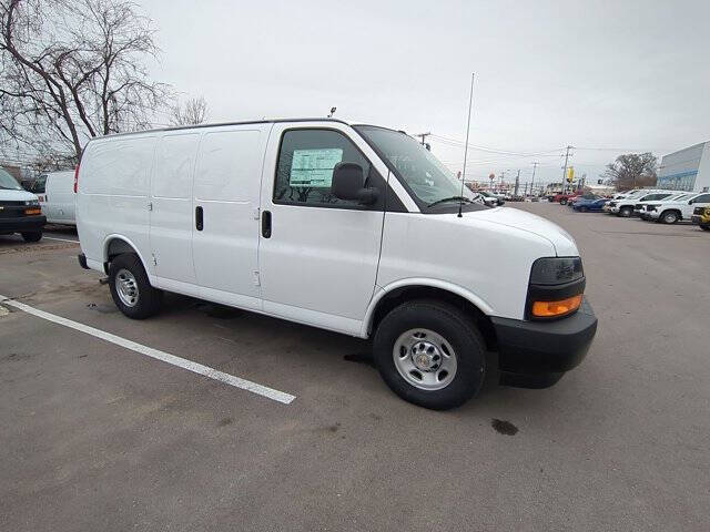 2025 Chevrolet Express 2500