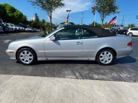 2000 Mercedes-Benz CLK320