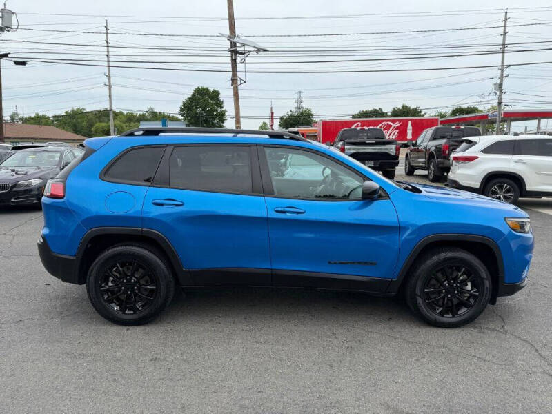 2023 Jeep Cherokee Altitude Lux