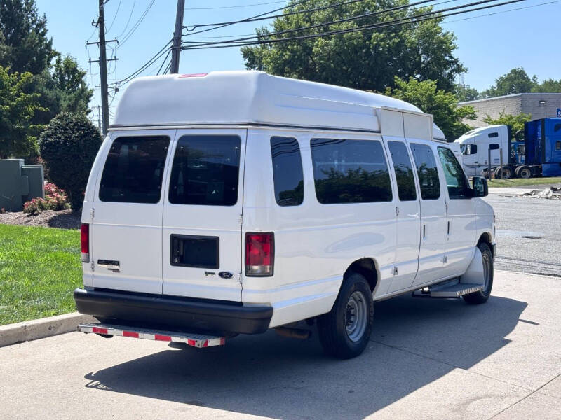2011 Ford E-Series E-350 SD