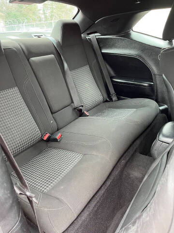 2021 Dodge Challenger SXT