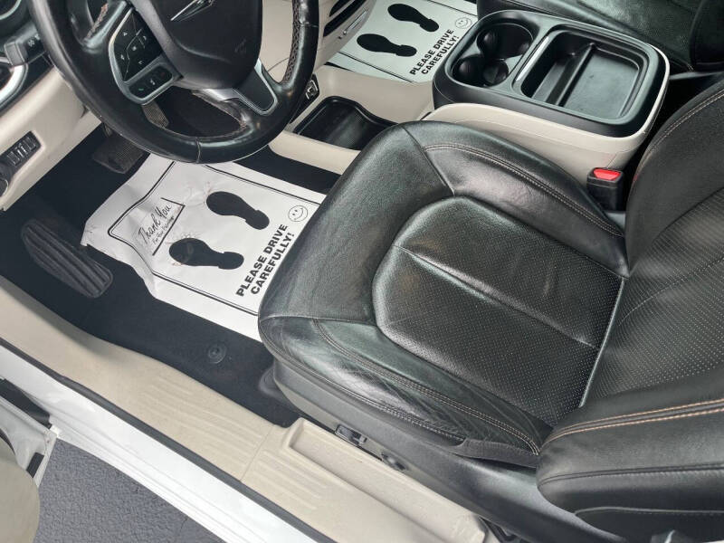 2020 Chrysler Pacifica Touring L