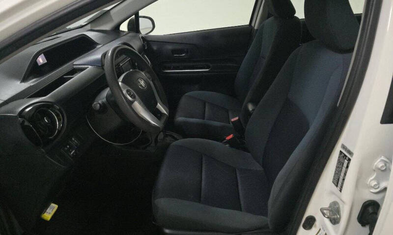 2016 Toyota Prius c Two