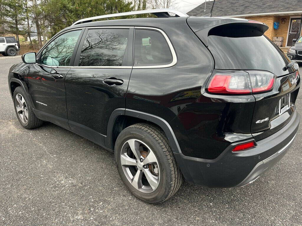 2021 Jeep Cherokee 6