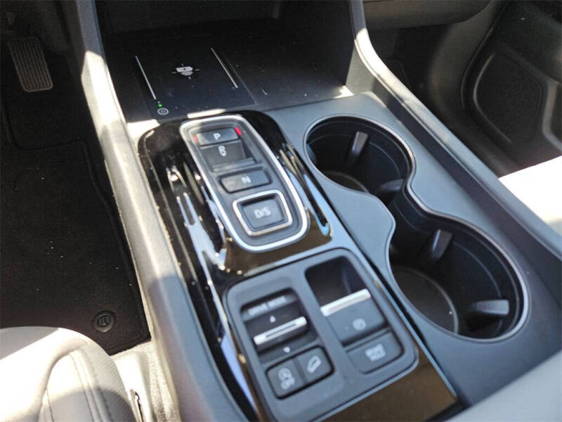 2023 Honda Pilot EX-L w/Rear Captain's Chairs