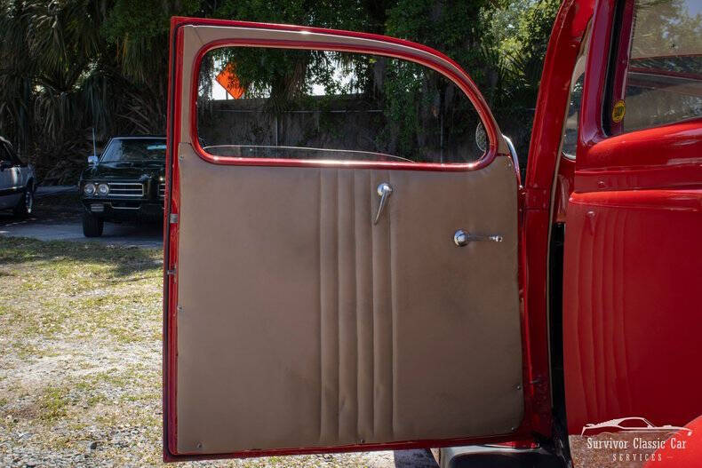 1937 Ford Tudor