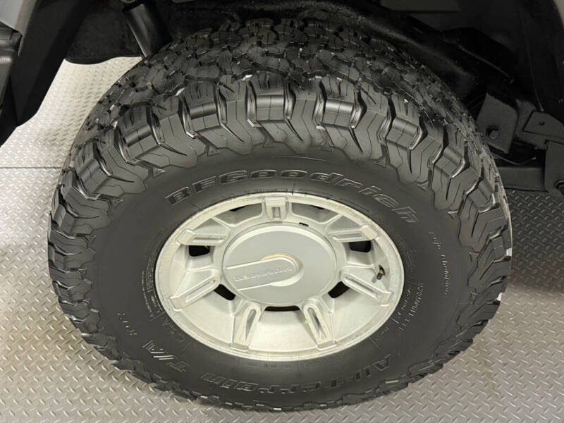2004 HUMMER H2