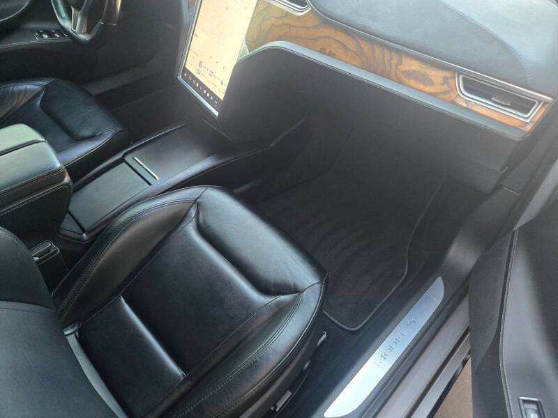 2016 Tesla Model S 75D