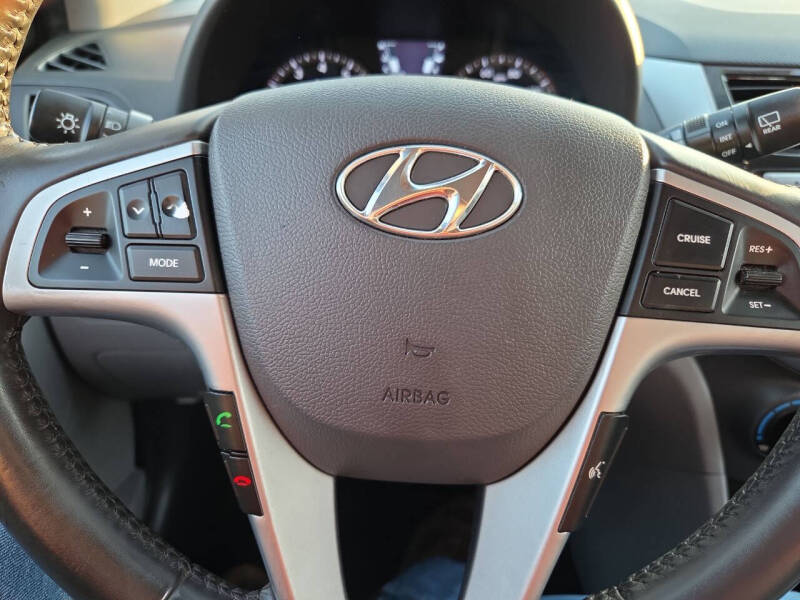 2014 Hyundai Accent SE