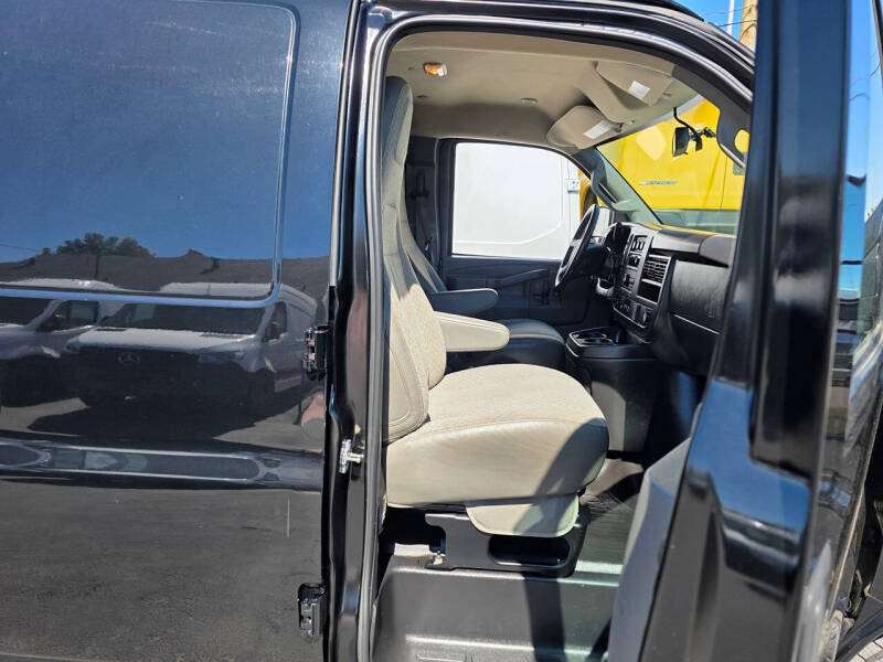 2023 GMC Savana 3500