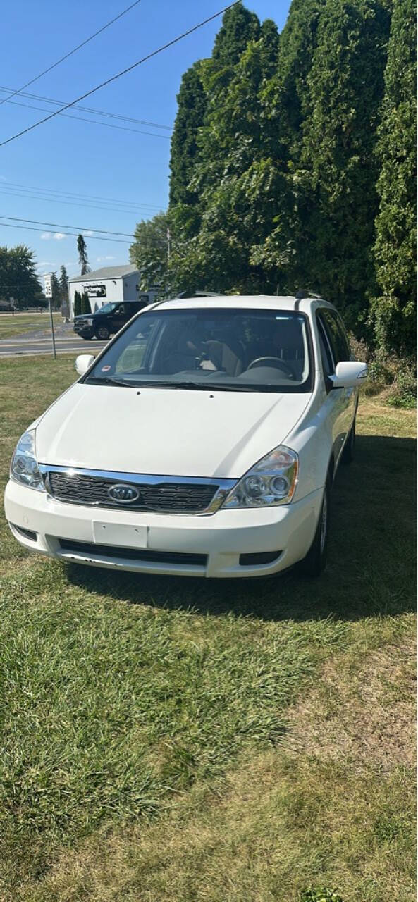 2012 Kia Sedona for sale at Zolinski Auto Sale in Saginaw, MI