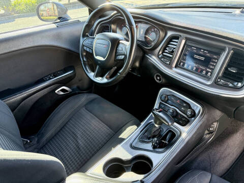 2018 Dodge Challenger SXT