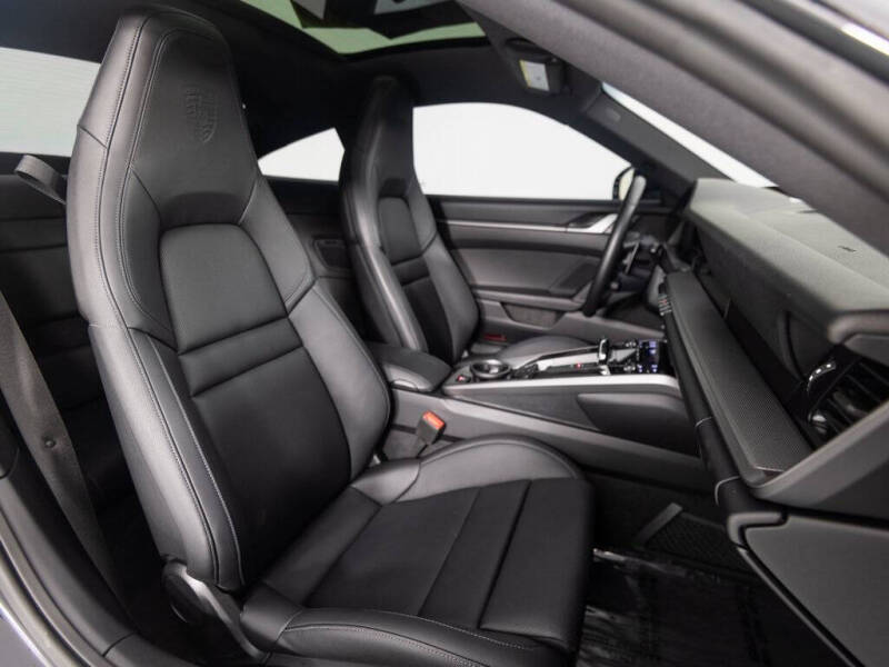 2025 Porsche 911 Carrera