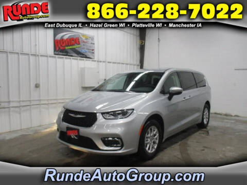 2023 Chrysler Pacifica for sale at Runde PreDriven in Hazel Green WI