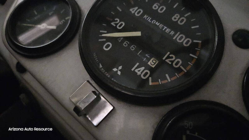 1990 Mitsubishi JEEP